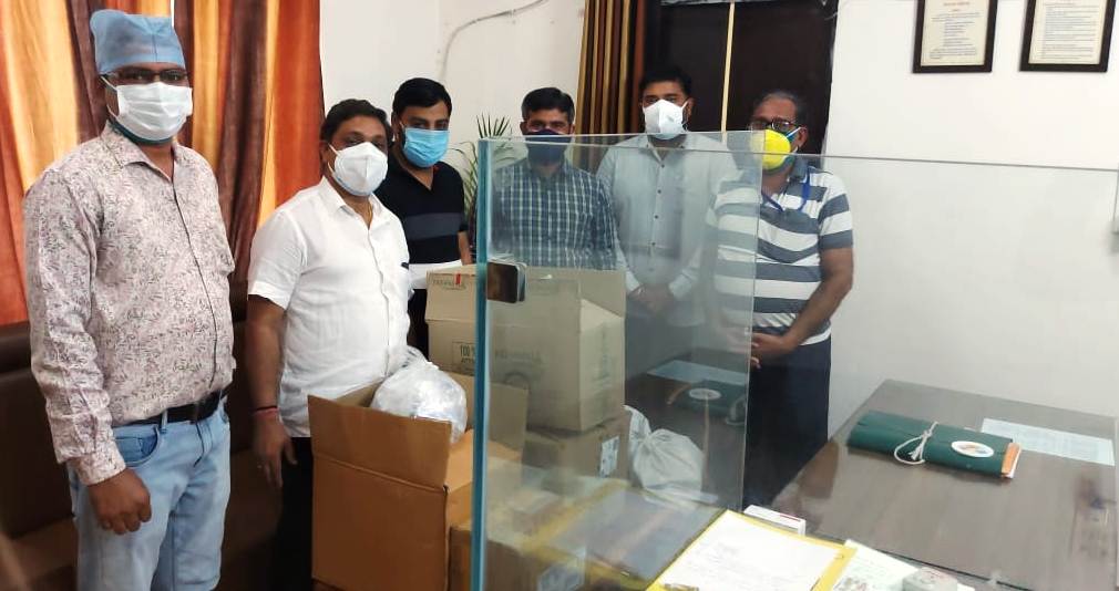 चौमूं केमिस्ट एसोसिएशन ने किया 350 मेडिकल किट का सहयोग