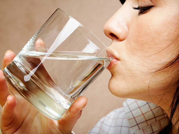 जरूरत से ज्यादा पानी पीने से सेहत को हो सकते हैं ये 5 बड़े नुकसान
