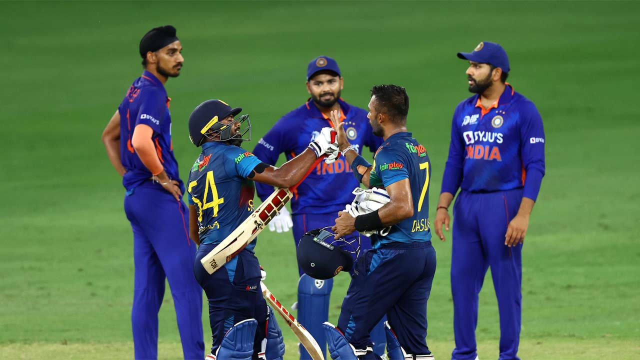 पाकिस्तान की हार पर टिकी भारत की किस्मत, जानें कैसे अब भी फाइनल में पहुंच सकती है टीम इंडिया