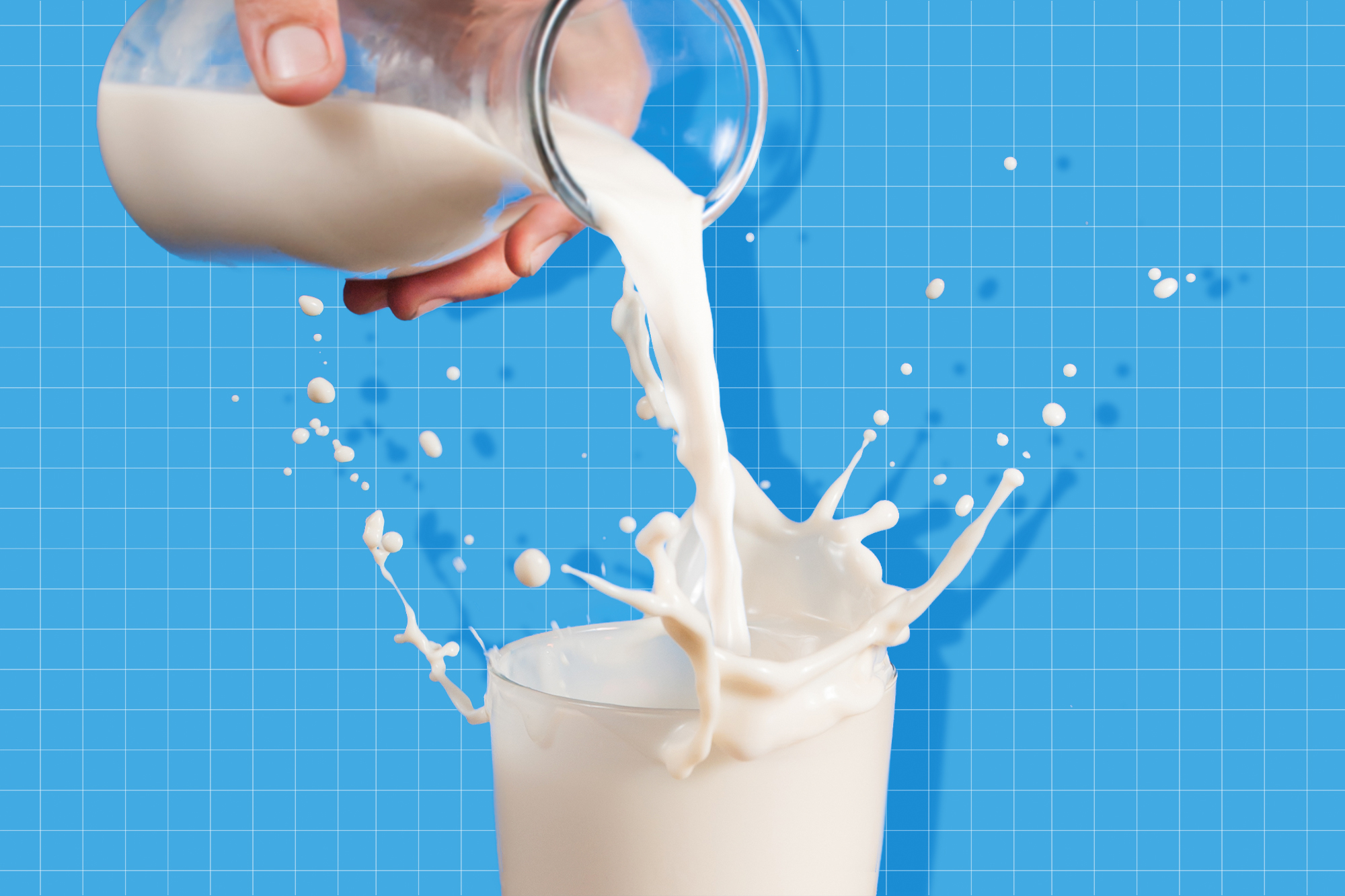 आयुर्वेद के अनुसार भूलकर भी न करें दूध के साथ इन 5 चीजों का सेवन