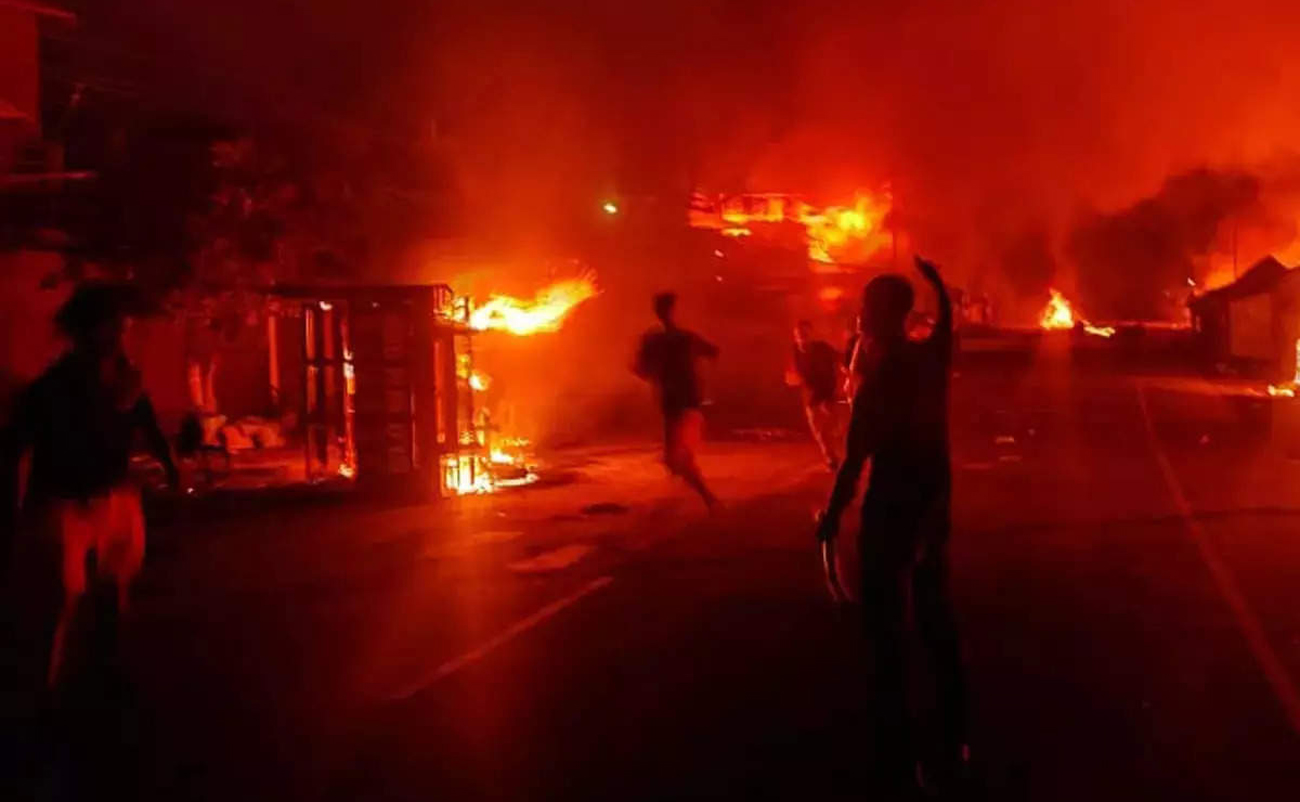 मणिपुर में फिर भड़की जातीय हिंसा, दंगाइयों ने 15 घरों को फूंका, 5 को मार डाला