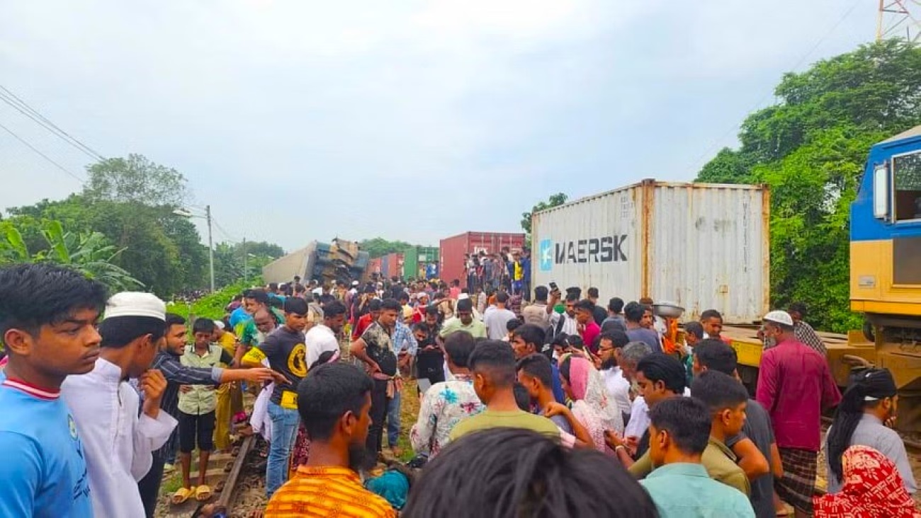 BREAKING NEWS – मालगाड़ी ने ट्रेन को पीछे से मारी जोरदार टक्कर, 15 यात्रियों की मौत और 100 से ज्यादा घायल
