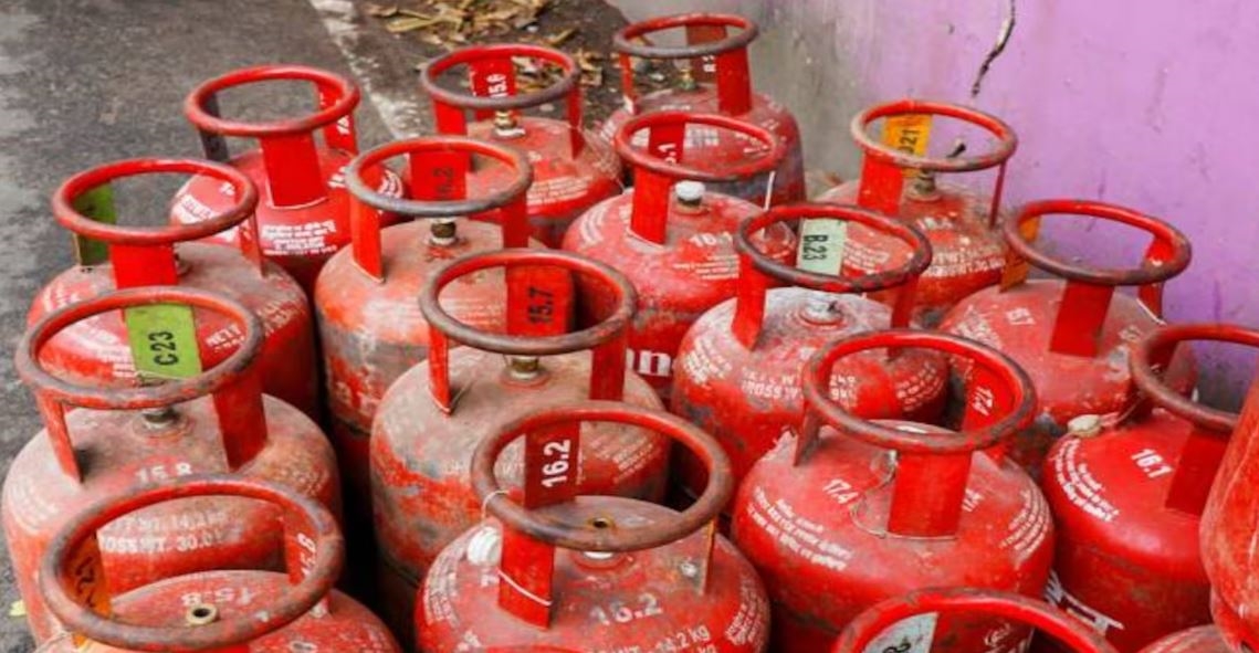 Lucknow – 19 KG एलपीजी गैस सिलेंडर का दाम 57.50 रुपए हुआ सस्ता, जानें रेट